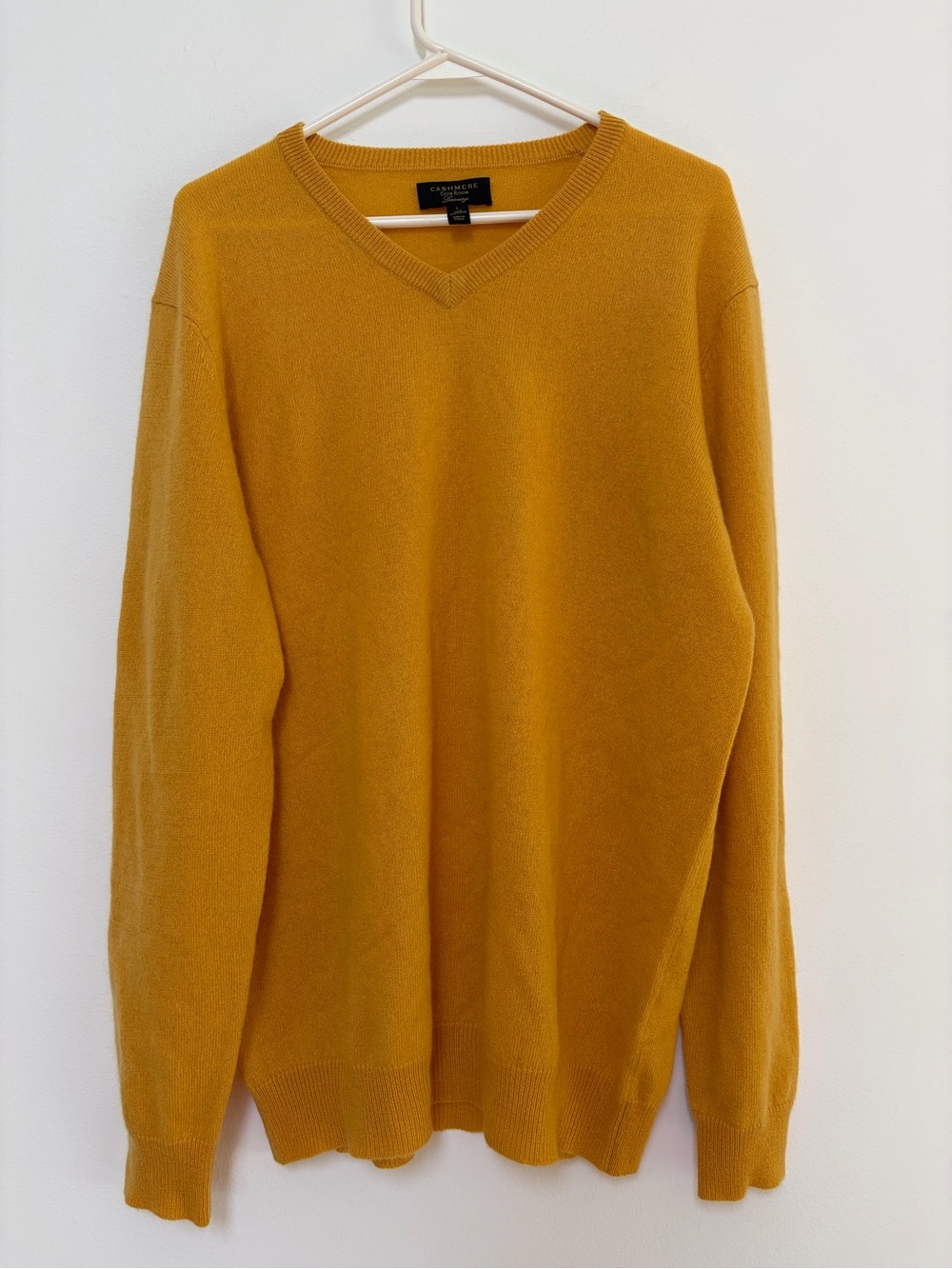 Cashmere Club Room Men’s V-neck Sweater Large Yellow Like New